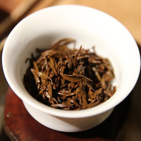 Jin Jun Mei (Golden Eyebrow) (金骏眉)